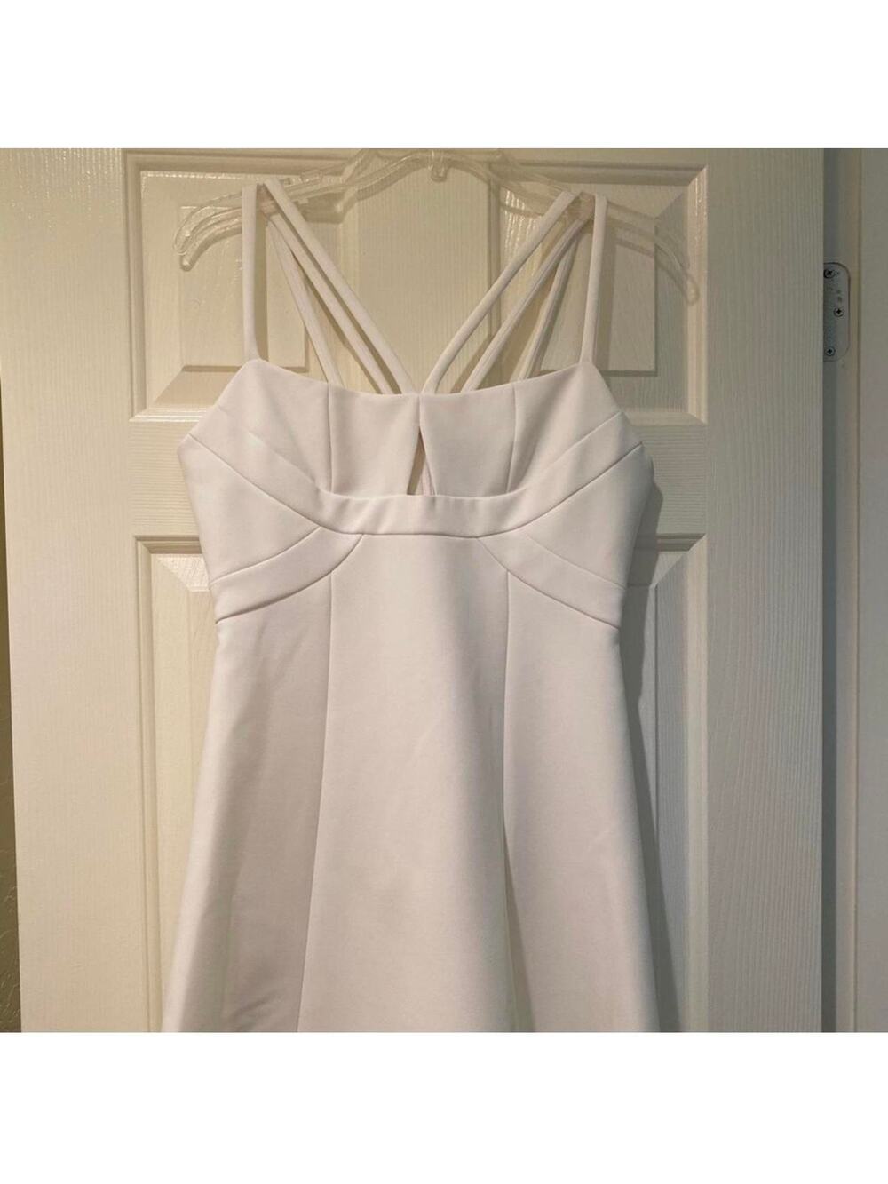 BCBG Maxazria Size 8 White Short Dress NWT